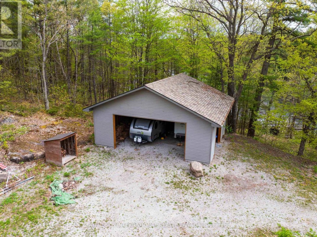 1074 COOKS ROAD, 