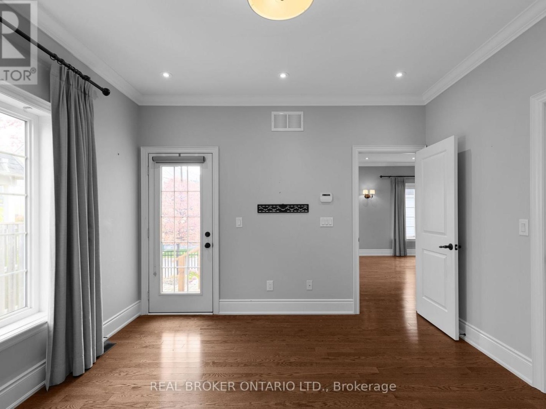 3315 BEACH CLUB BOULEVARD, 