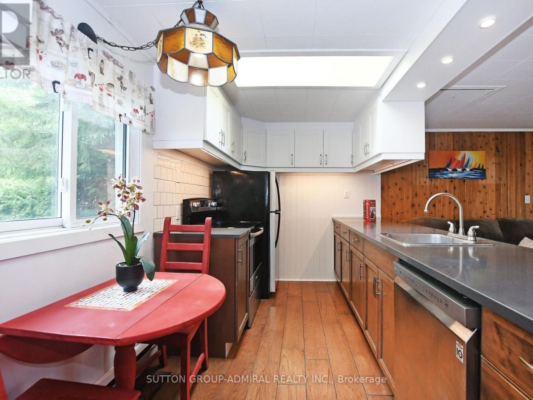 70 ANTIQUARY ROAD, Canal Lake