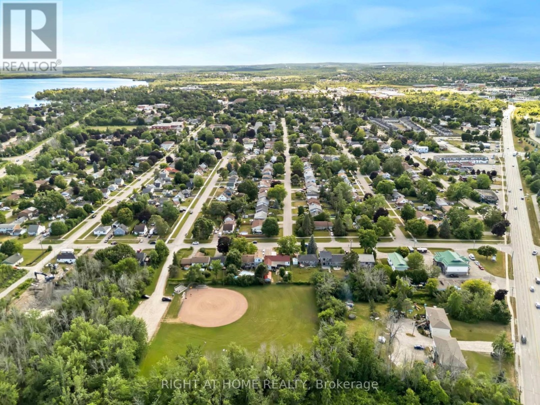 392 BAYVIEW PARKWAY, 