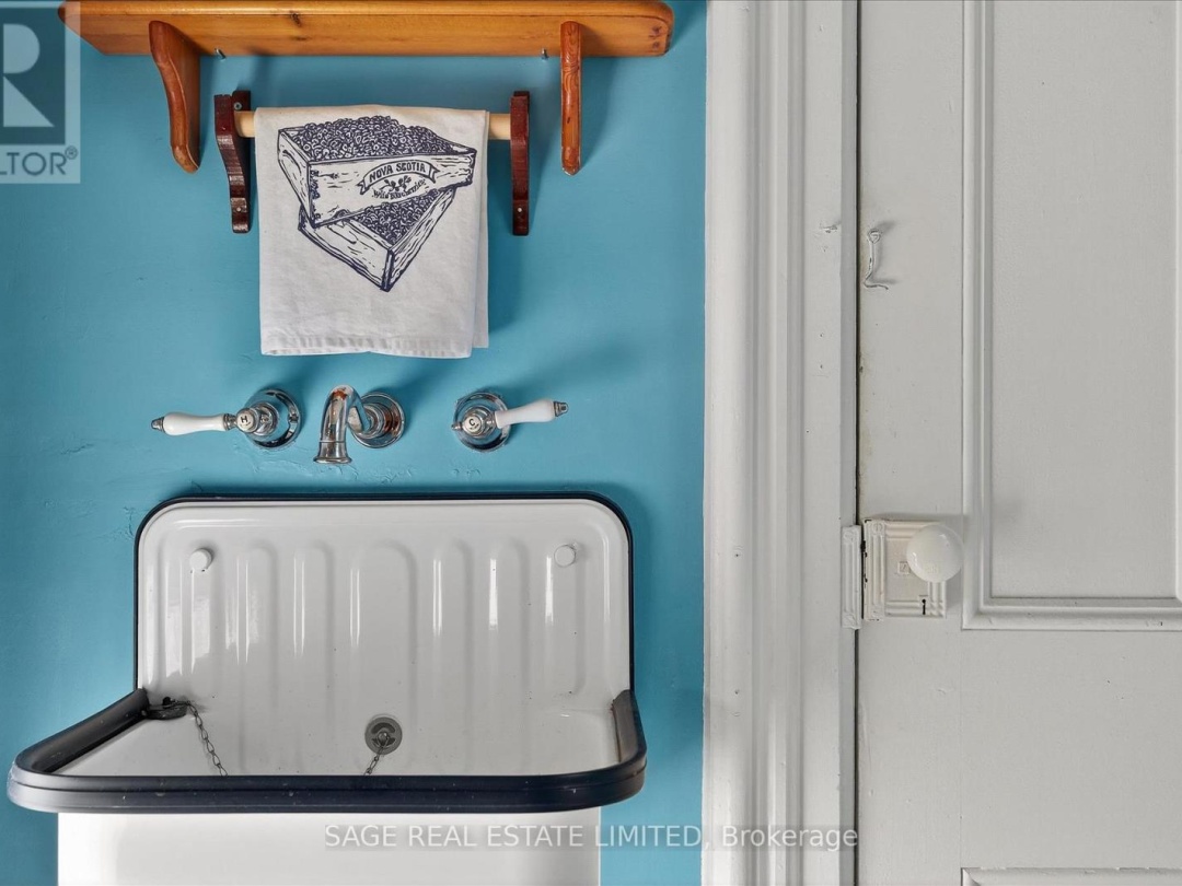 33 NORTH WATER STREET, 