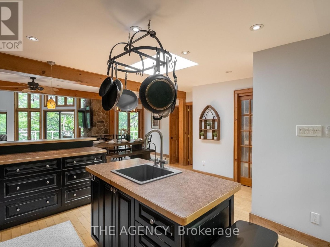 45 PINETREE ROAD, Loon Lake