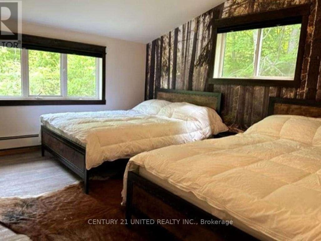 1014 Lois Lane, Gull Lake