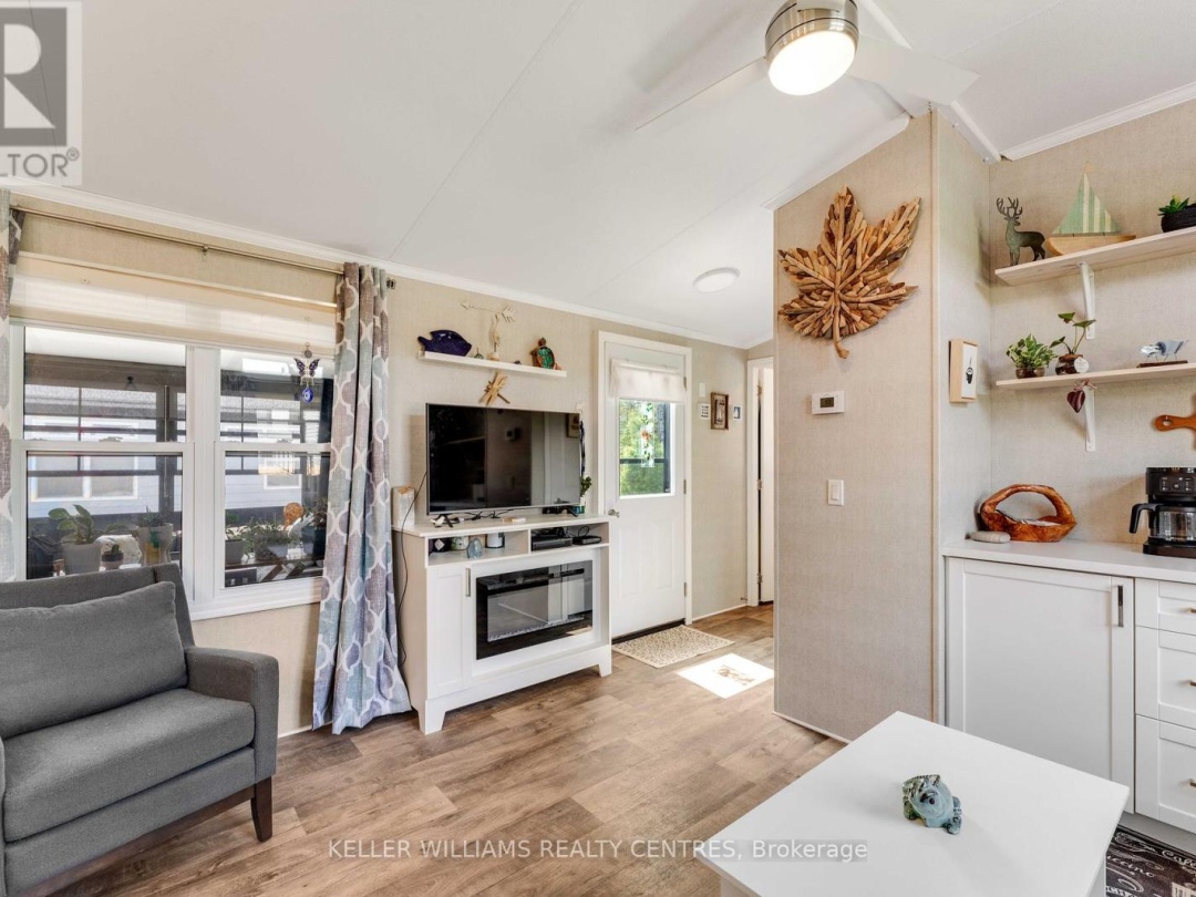 #38 Lakeridge 1047 Bonnie Lake Camp Road, Bracebridge (Macaulay)