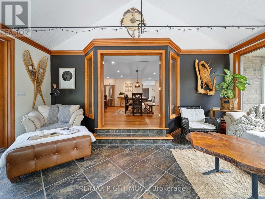 1948 CARRIAGE COURT, 