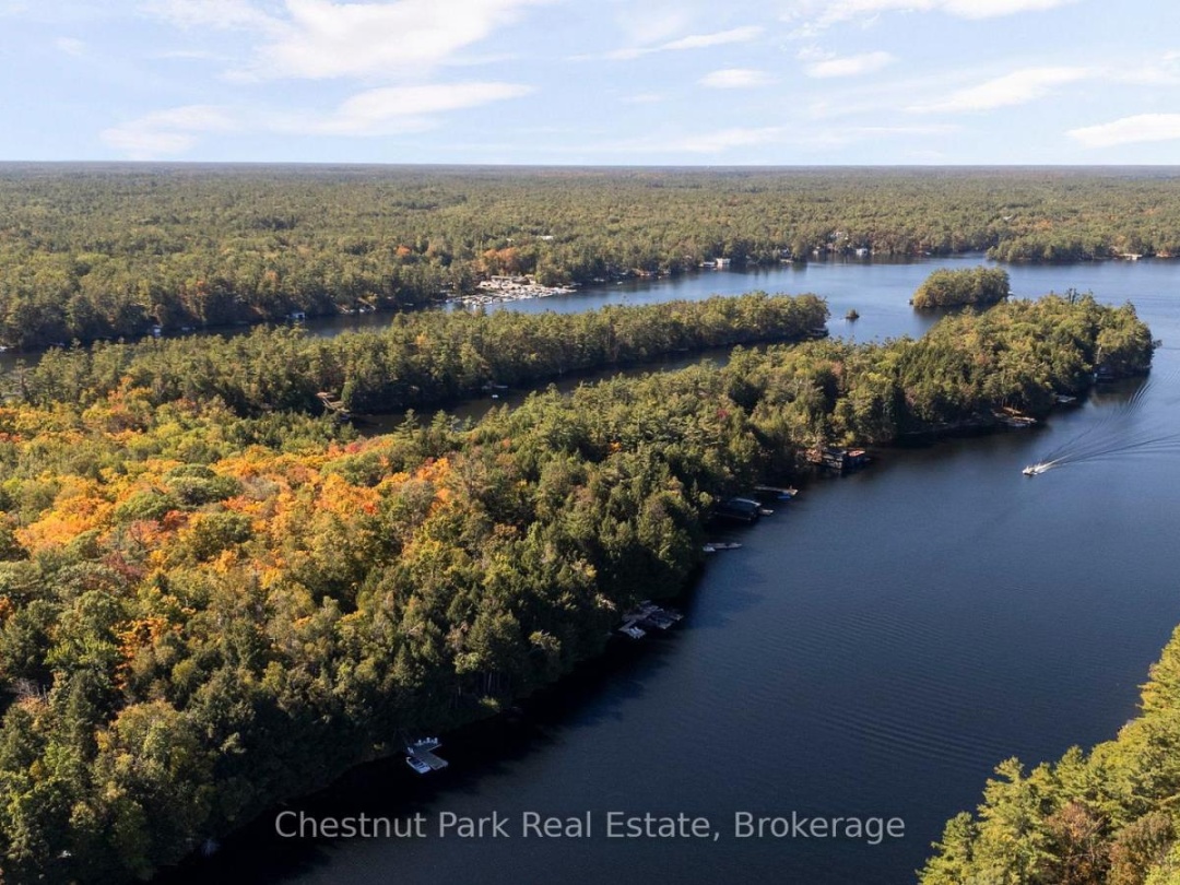 10 TAYLOR (26LM10) ISLAND, 