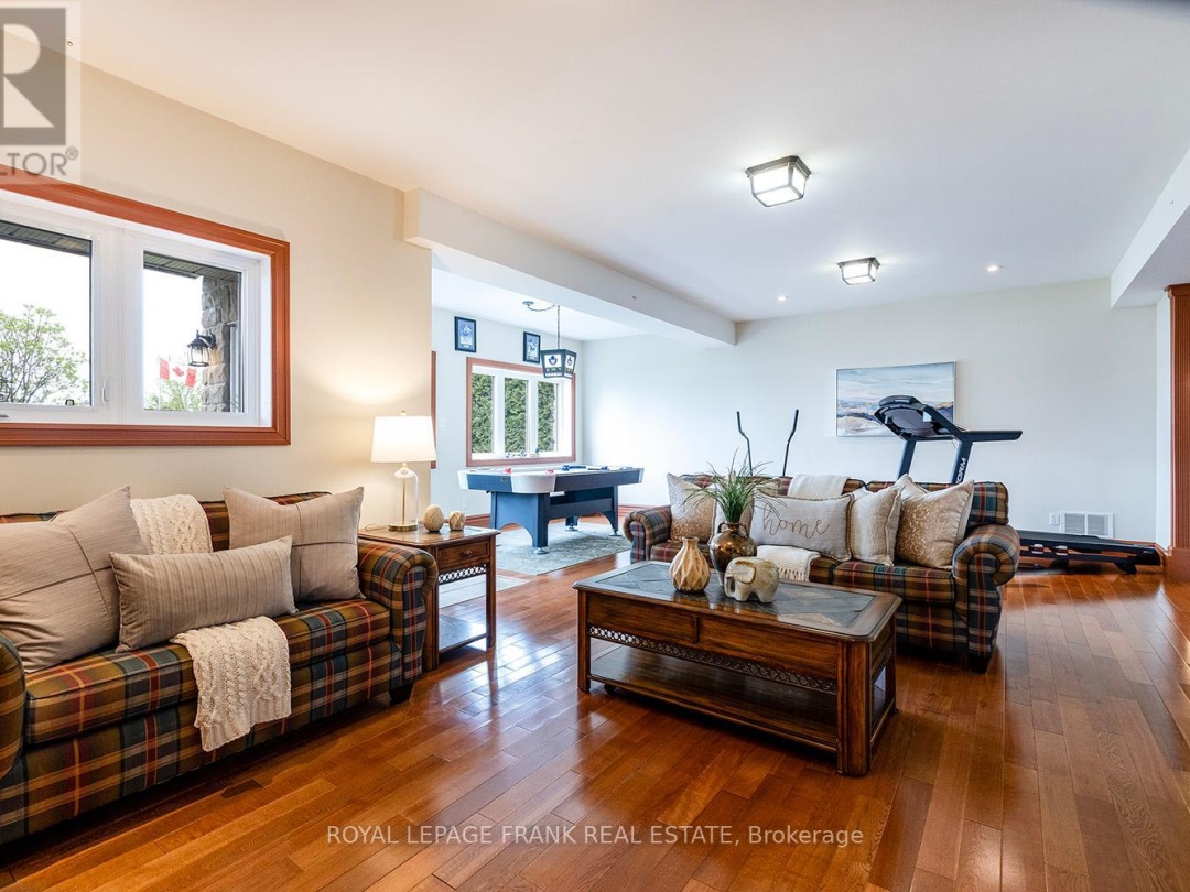 24 GILSON POINT PLACE, Lake Scugog
