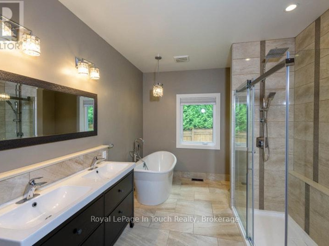 57A Maplewood Parkway, Lake Simcoe