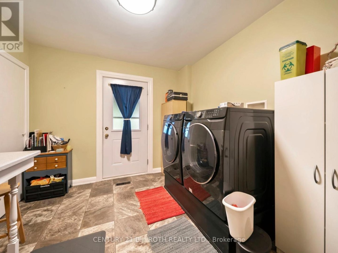 392 BAYVIEW PARKWAY, 