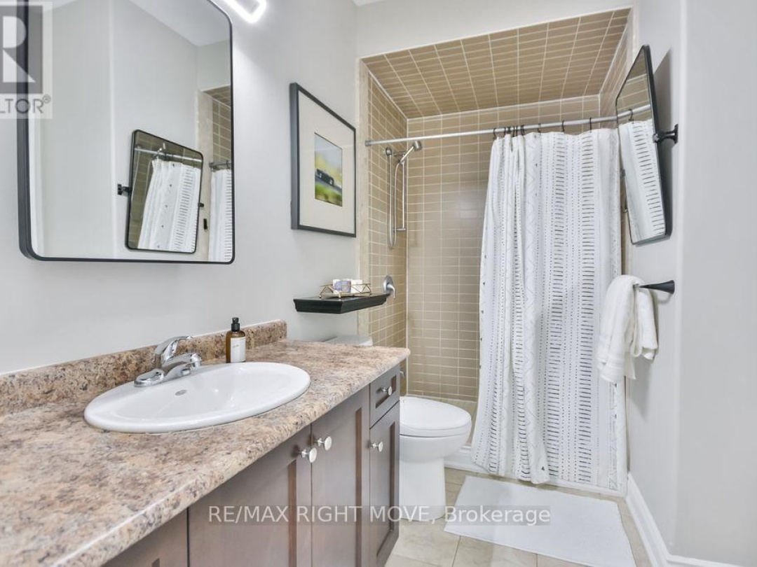 28 10 Invermara Court, Lake Simcoe