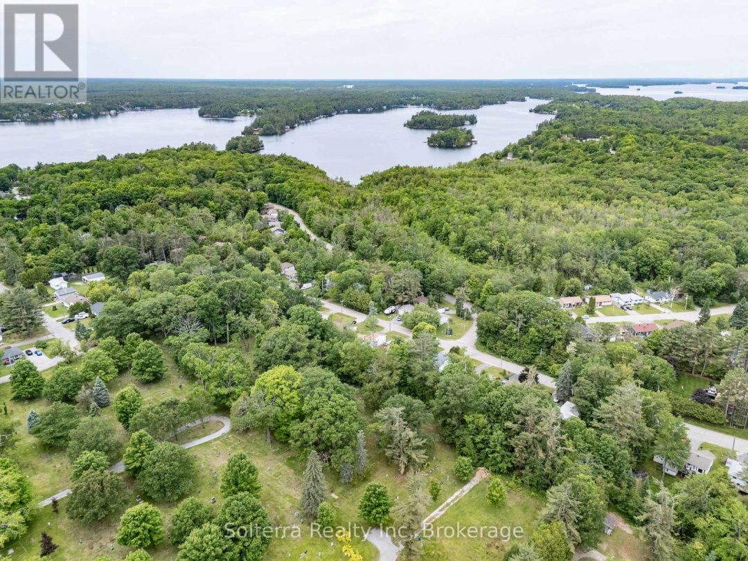 160 WAGNER ROAD W, 