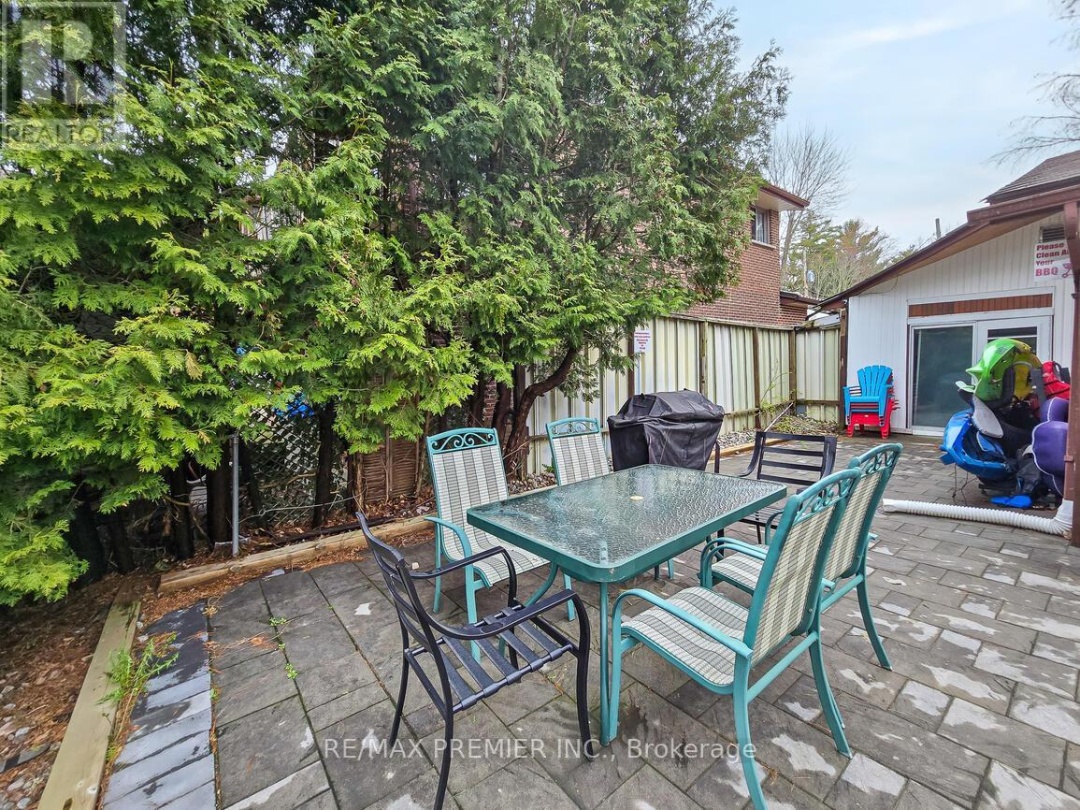 570 Phillip Street E, Gull Lake