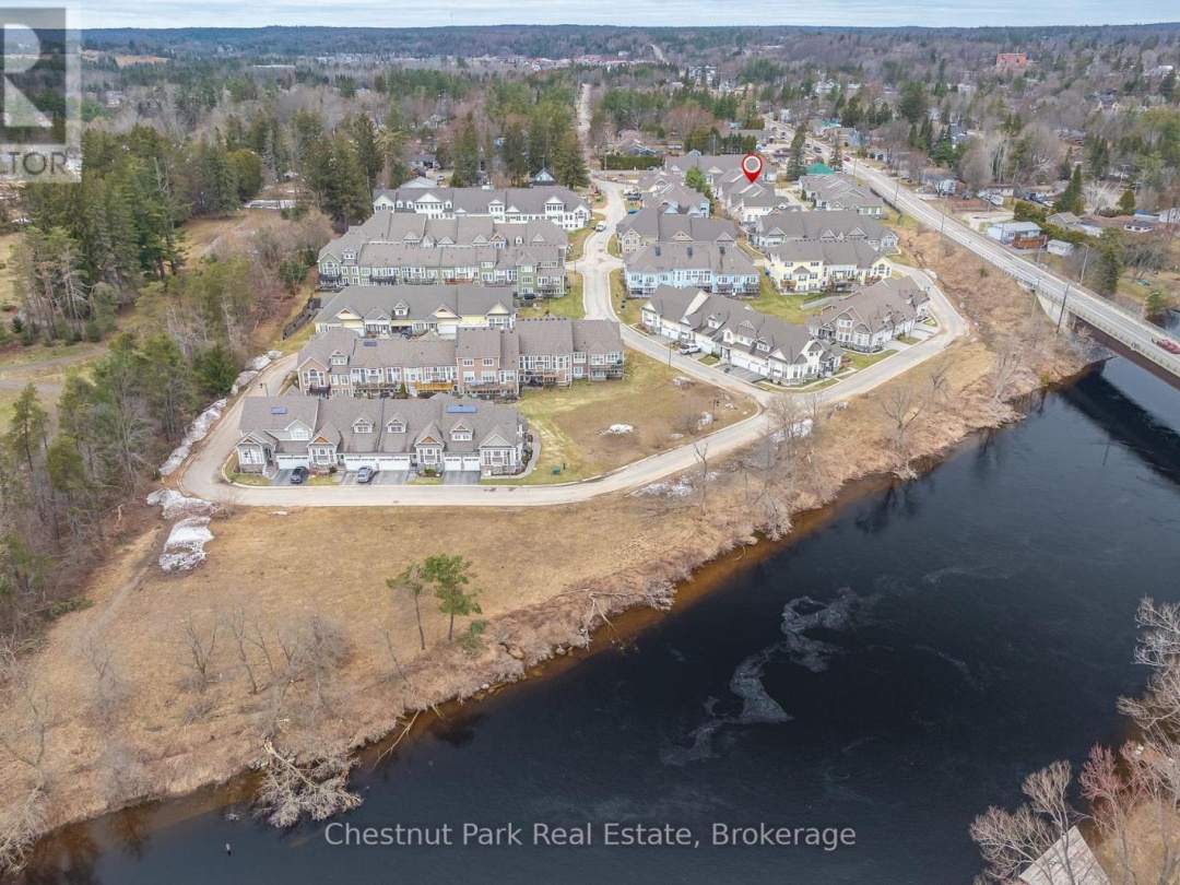 25 Durham Road, Muskoka River