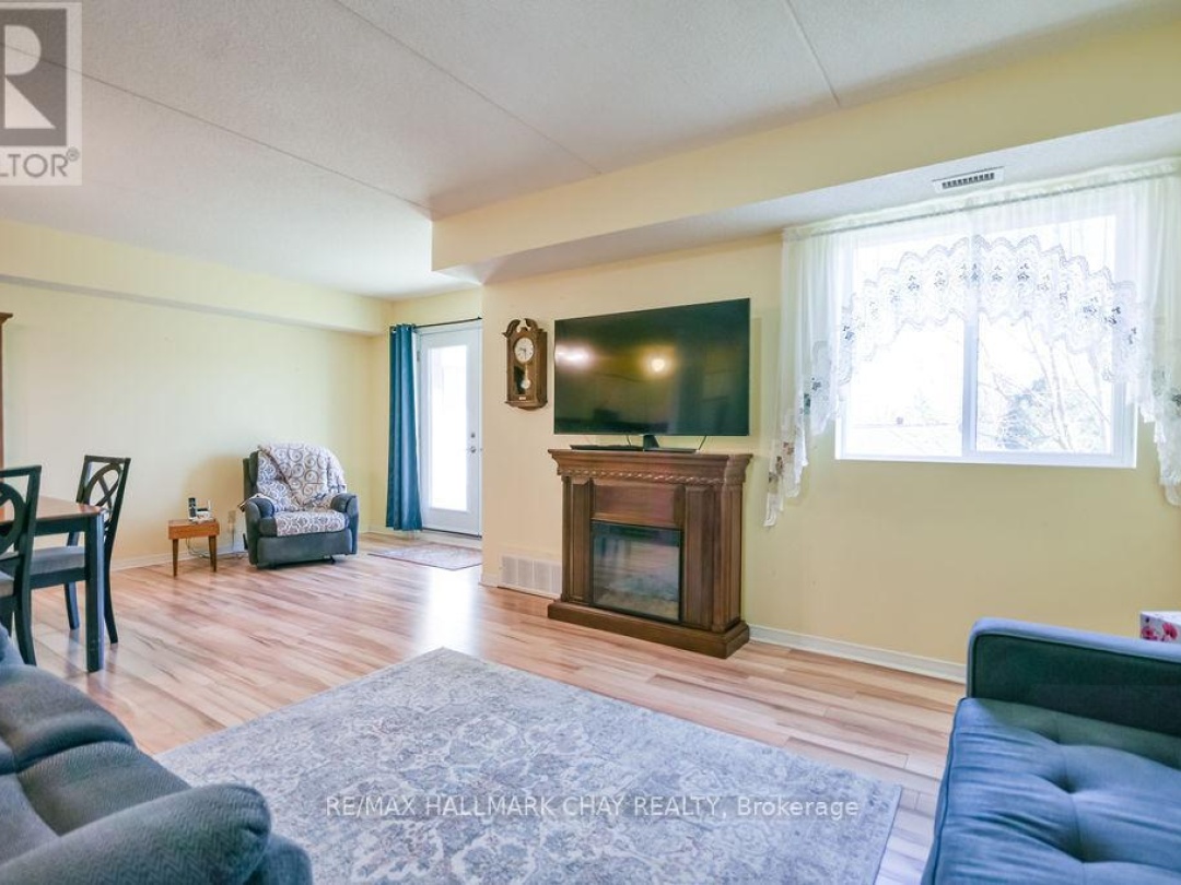 203 - 125 BOND STREET, 