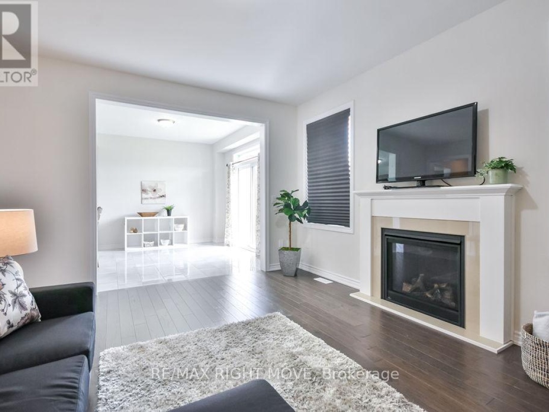 3117 Orion Boulevard, Orillia