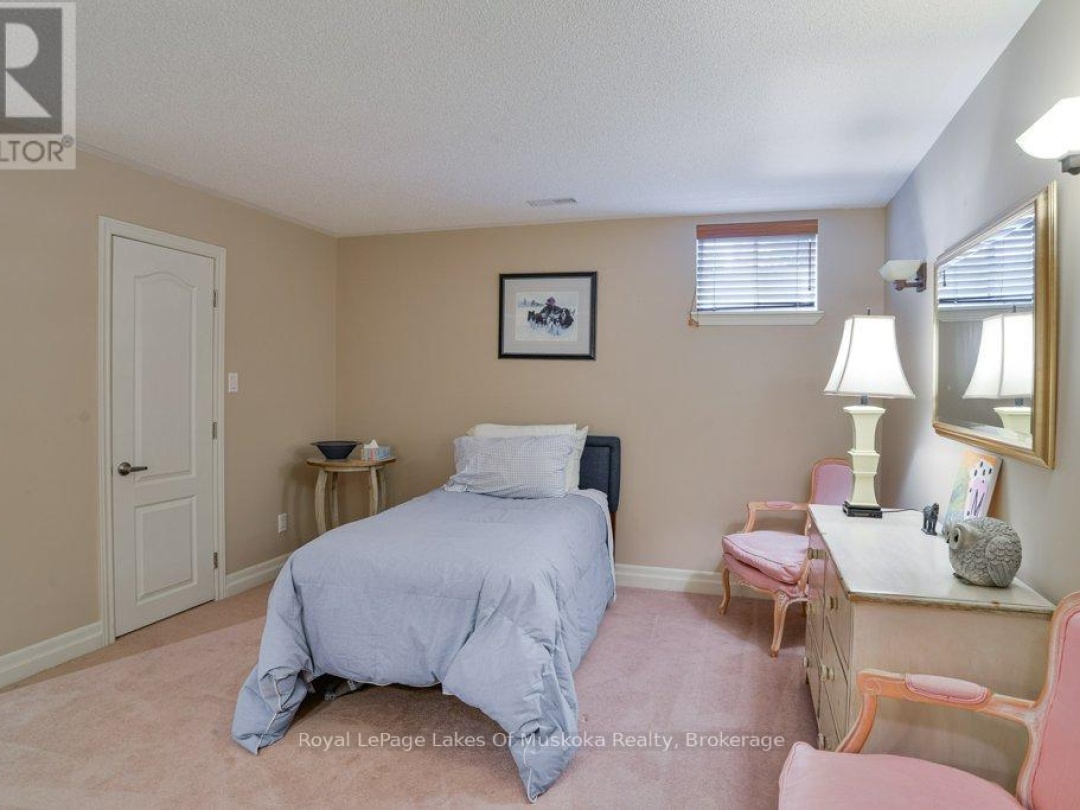 12 PHEASANT RUN, 