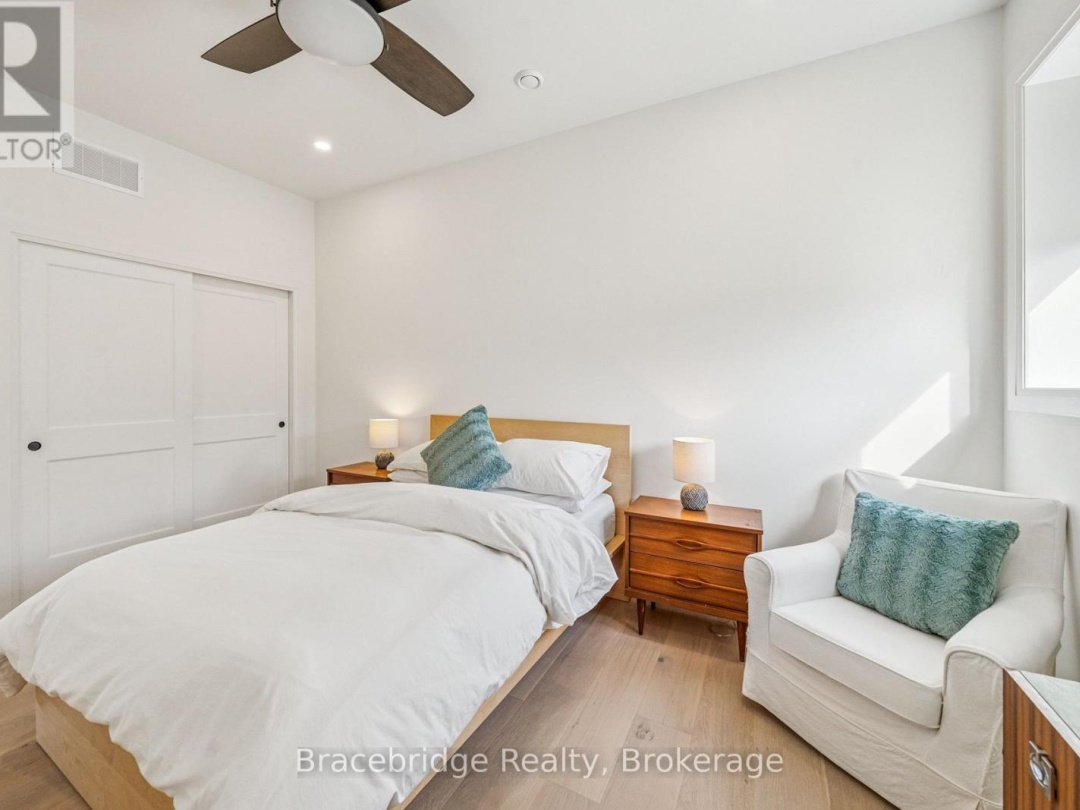 1006 STEPHENS BAY ROAD, 