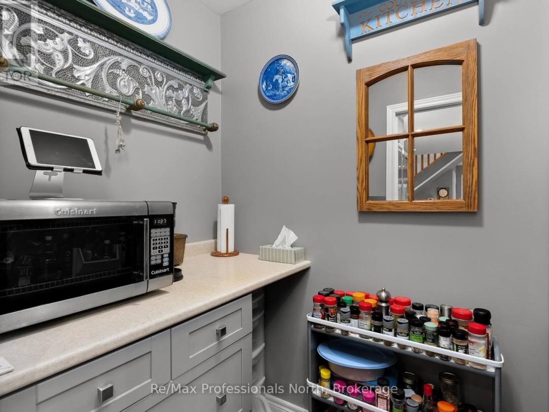 1005 LAIDLAW AVENUE, Severn Lake
