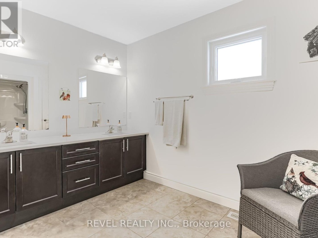 35 BRUCE CRESCENT, 