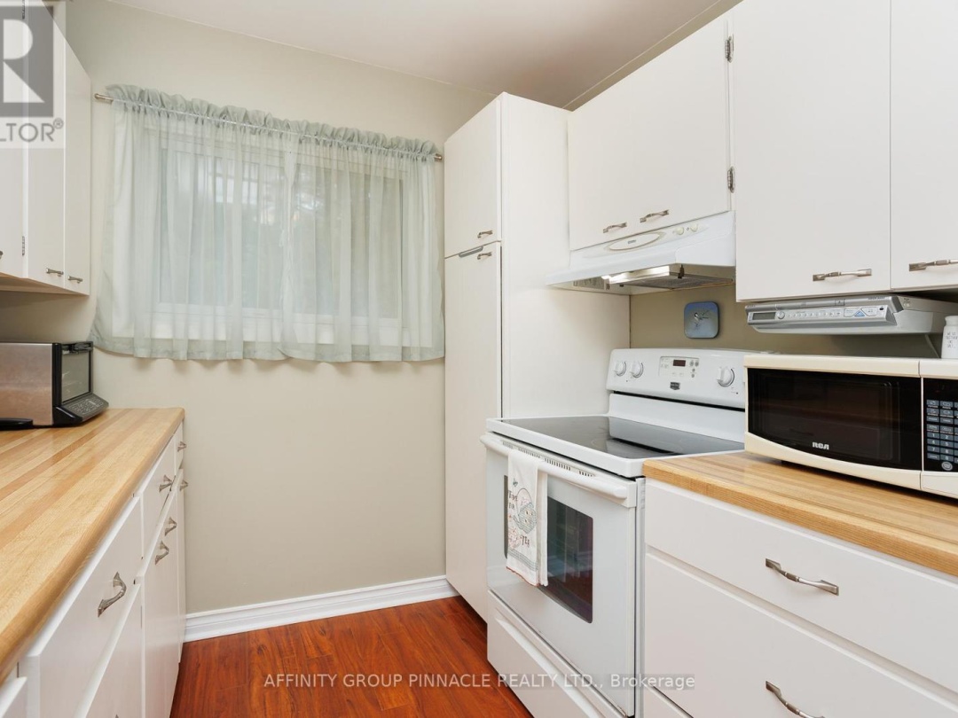 11 LAKEVIEW CRESCENT, 