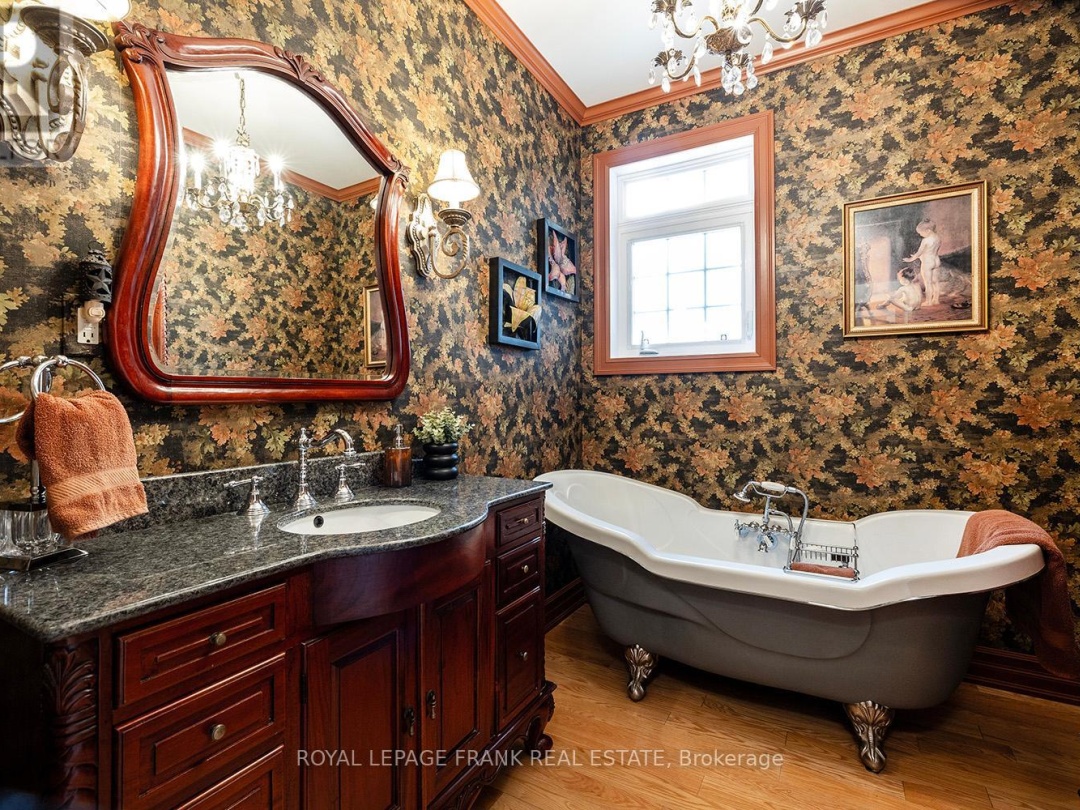 24 GILSON POINT PLACE, Lake Scugog