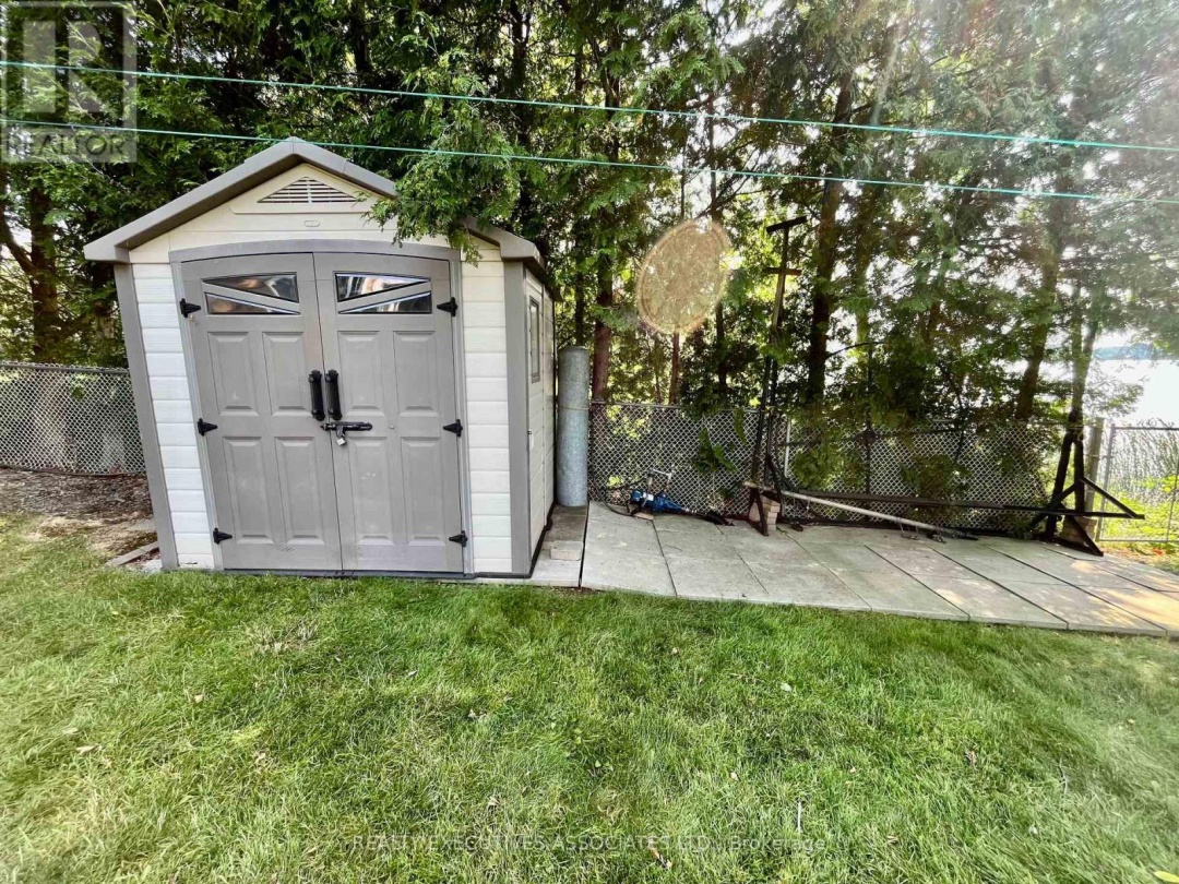 22 LAKEVIEW BOULEVARD, 