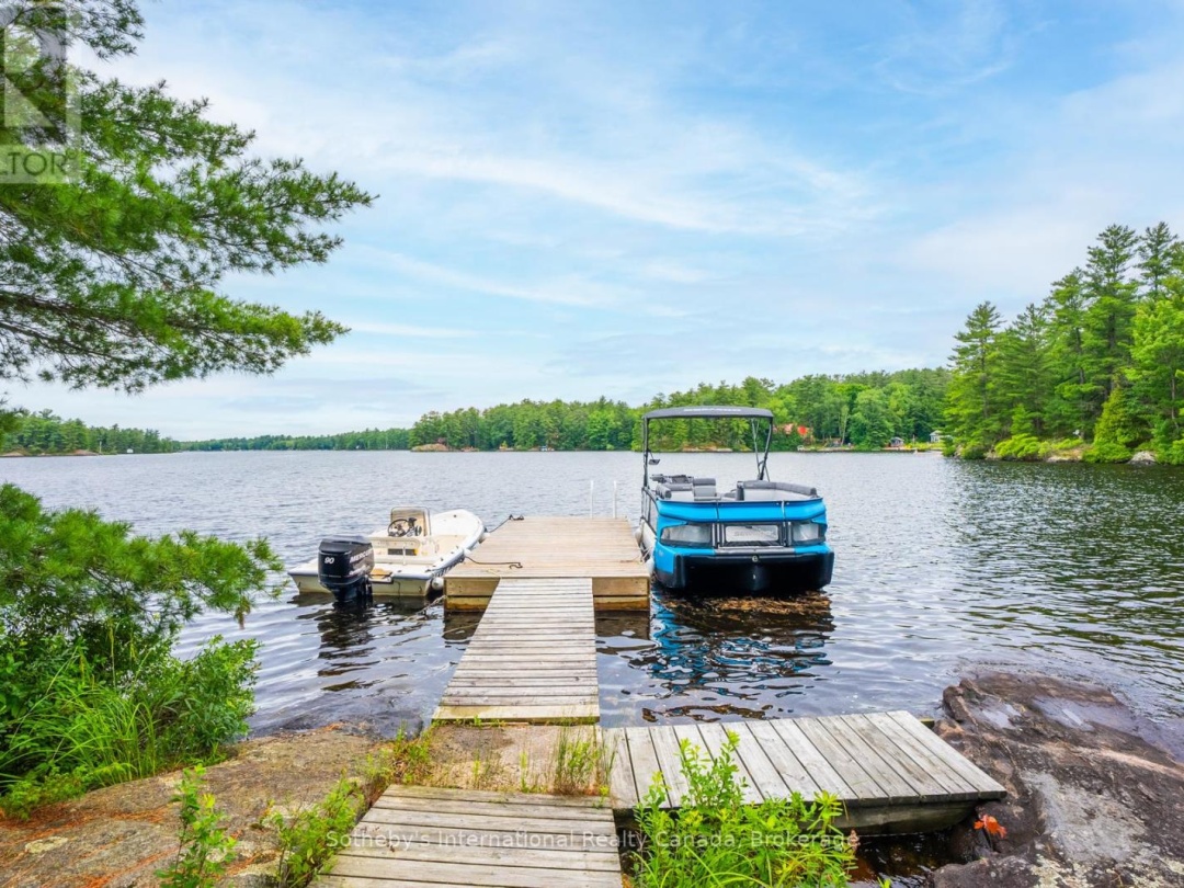 16Lk 1 Wolf Island, Kahshe Lake
