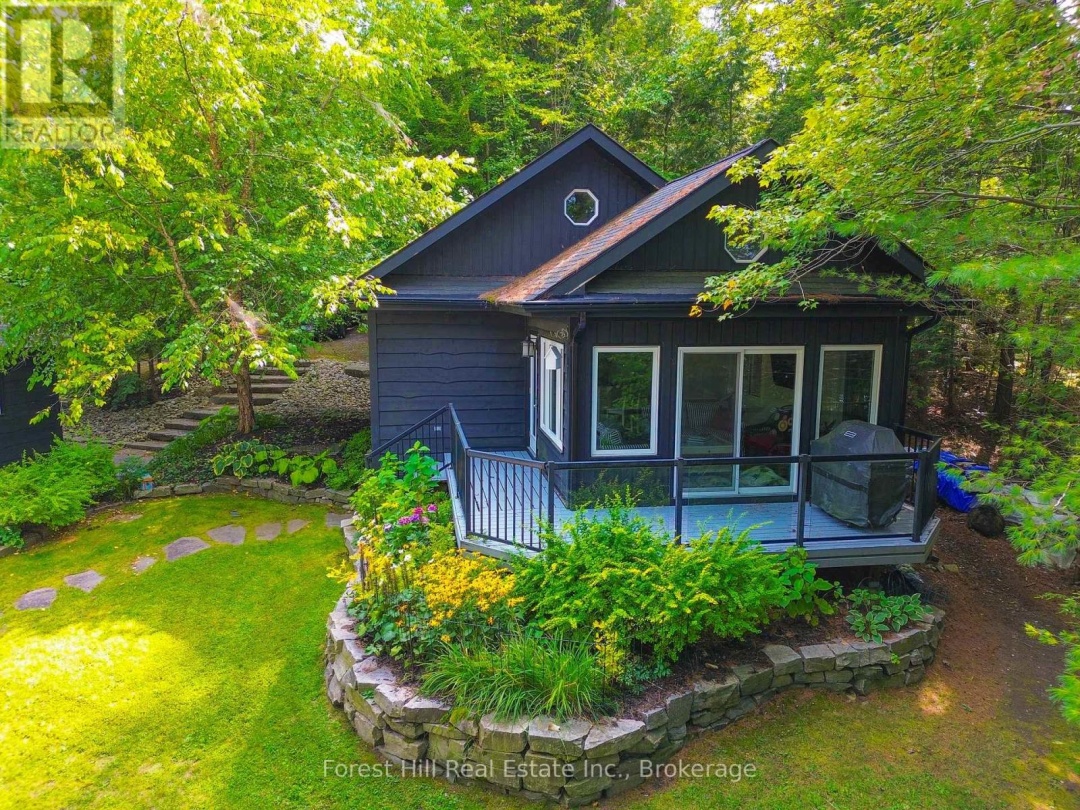 21 LAKEVIEW CRESCENT, 