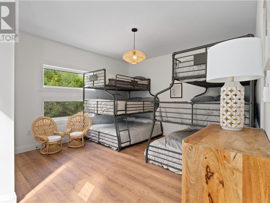 31 HEMLOCK Avenue, 