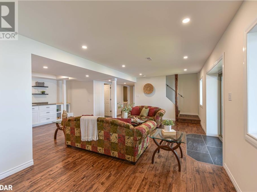 1007 1100 Road, 