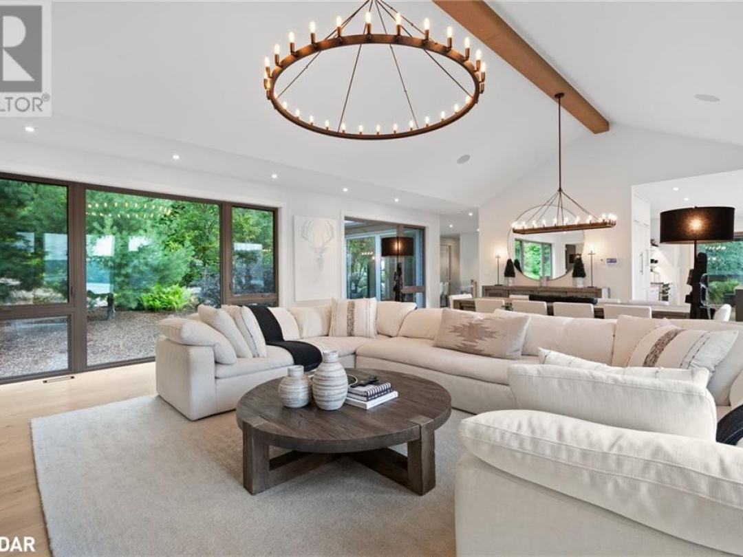 124 CLAREN CRESCENT Crescent, 