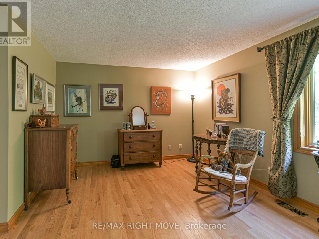 1892 CARRIAGE COURT, 