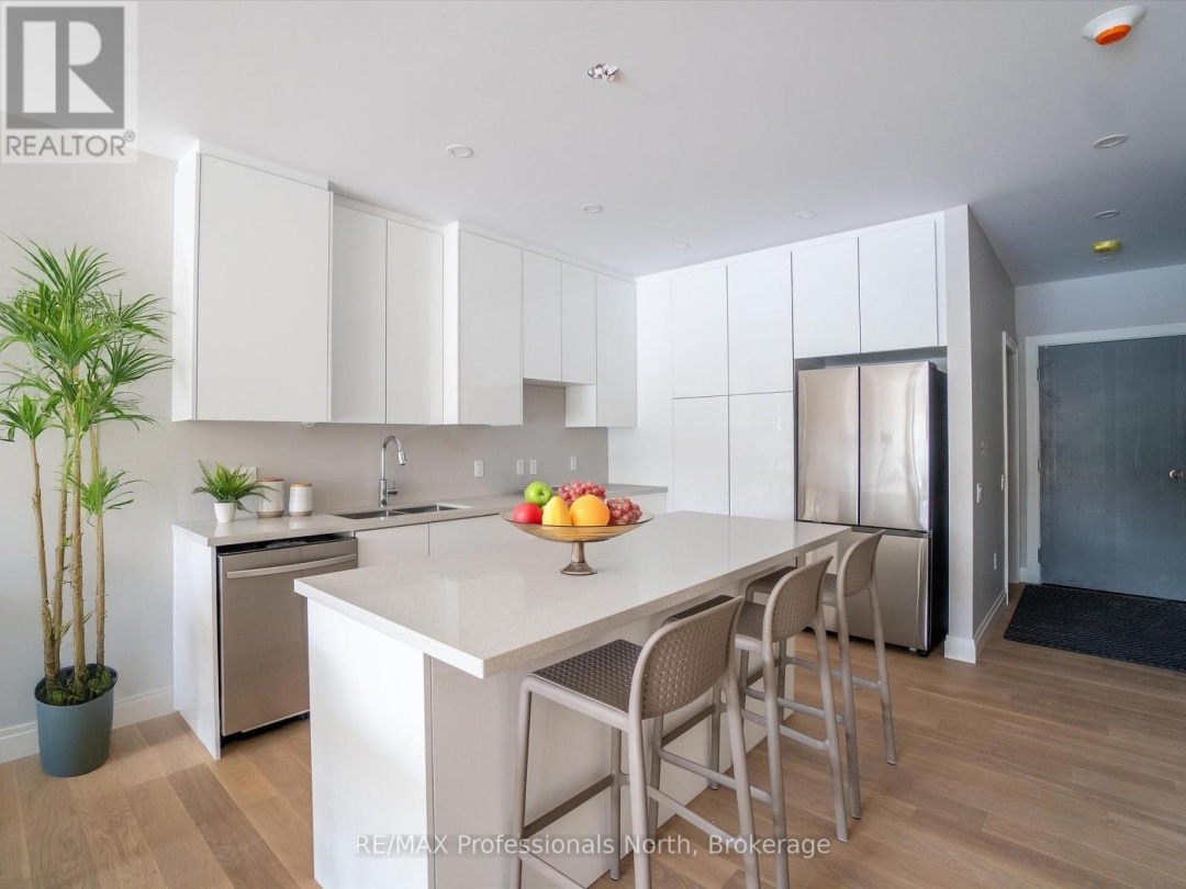 204 32 Brunel Road, Lake Muskoka