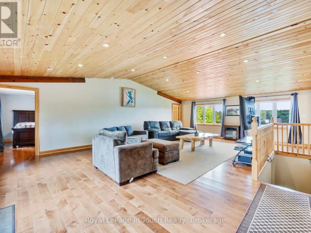 288 KINGS FARM ROAD, Gloucester Pool