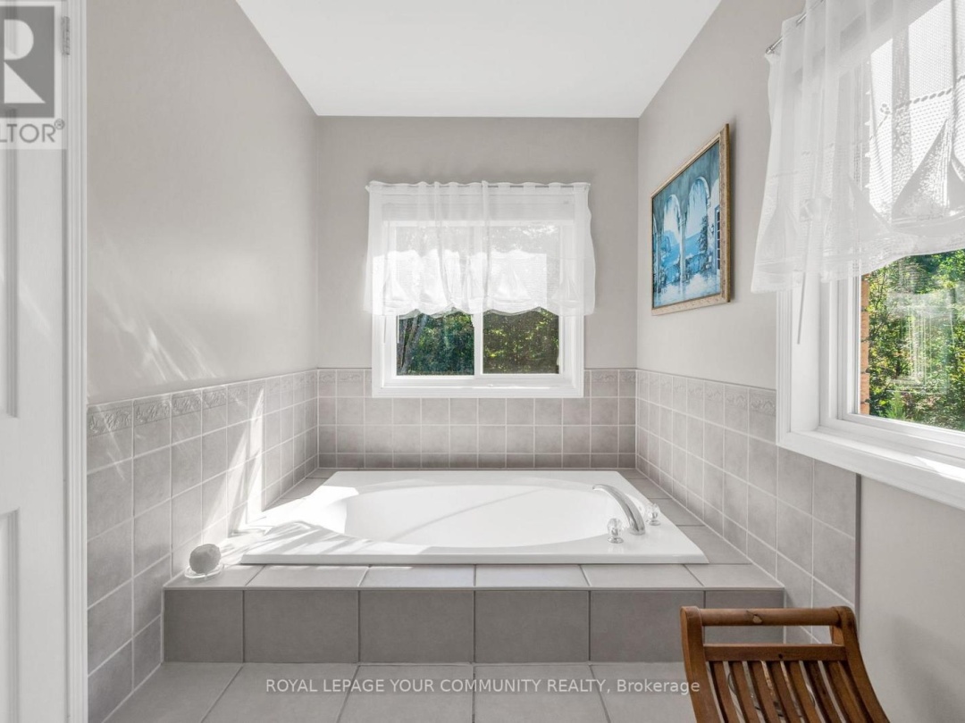 73 Anderson Crescent Ne, Georgian Bay