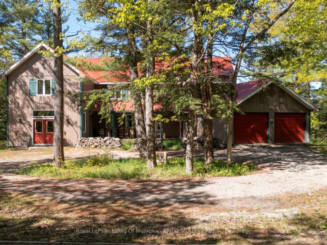 733 Whites Falls Road, Six Mile Lake