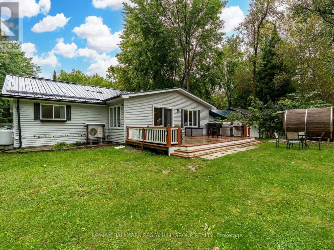 7229 Davy Drive, Black Lake