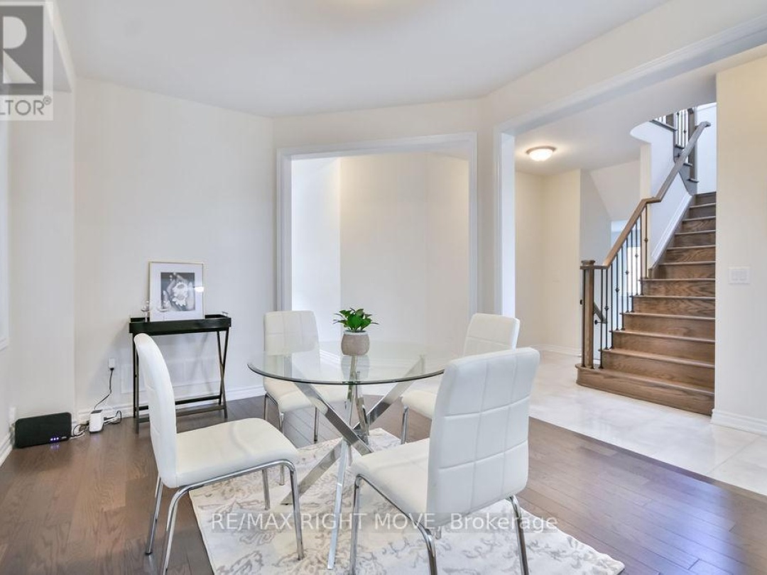 3117 Orion Boulevard, Orillia