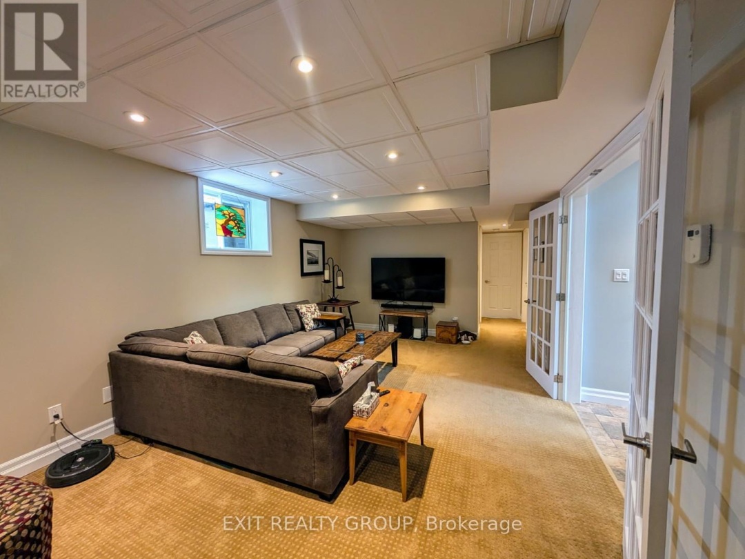 76 JOHN DILLINGNO STREET, 