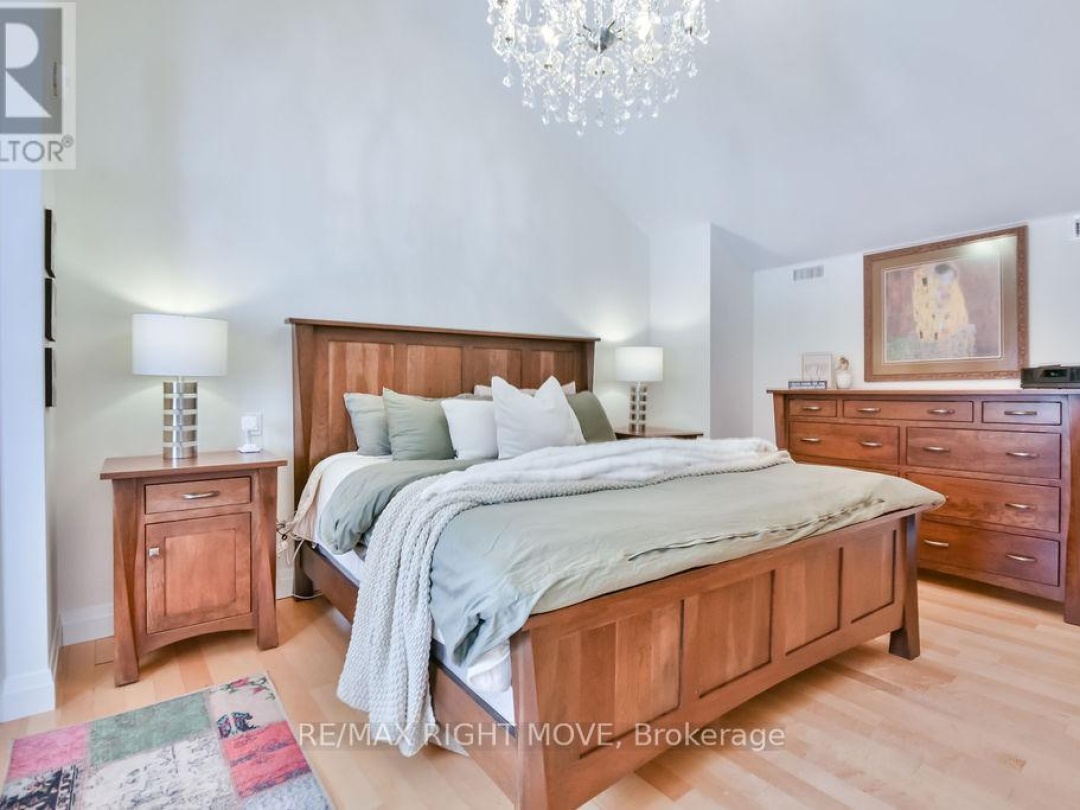 668 BROADVIEW AVENUE, 