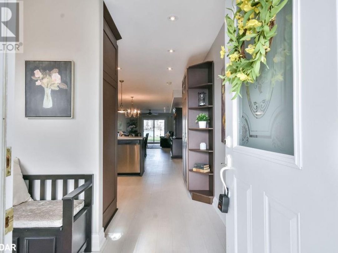 43 Creighton Street S Unit# 104, Lake Simcoe