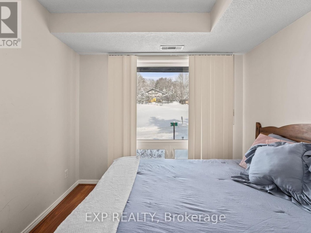 6 12 Turner Drive, Peninsula Lake