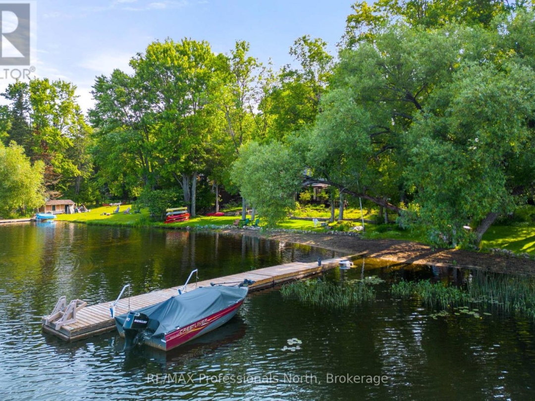1073 Grass Lake Road, Grass Lake