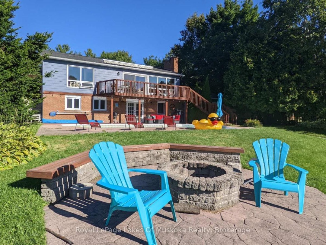 1815 Peninsula Point Road, Severn Lake