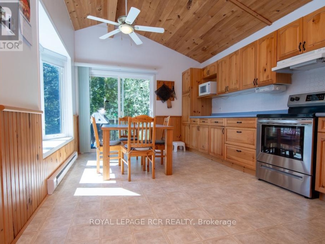 24 Juniper Crescent, Four Mile Lake