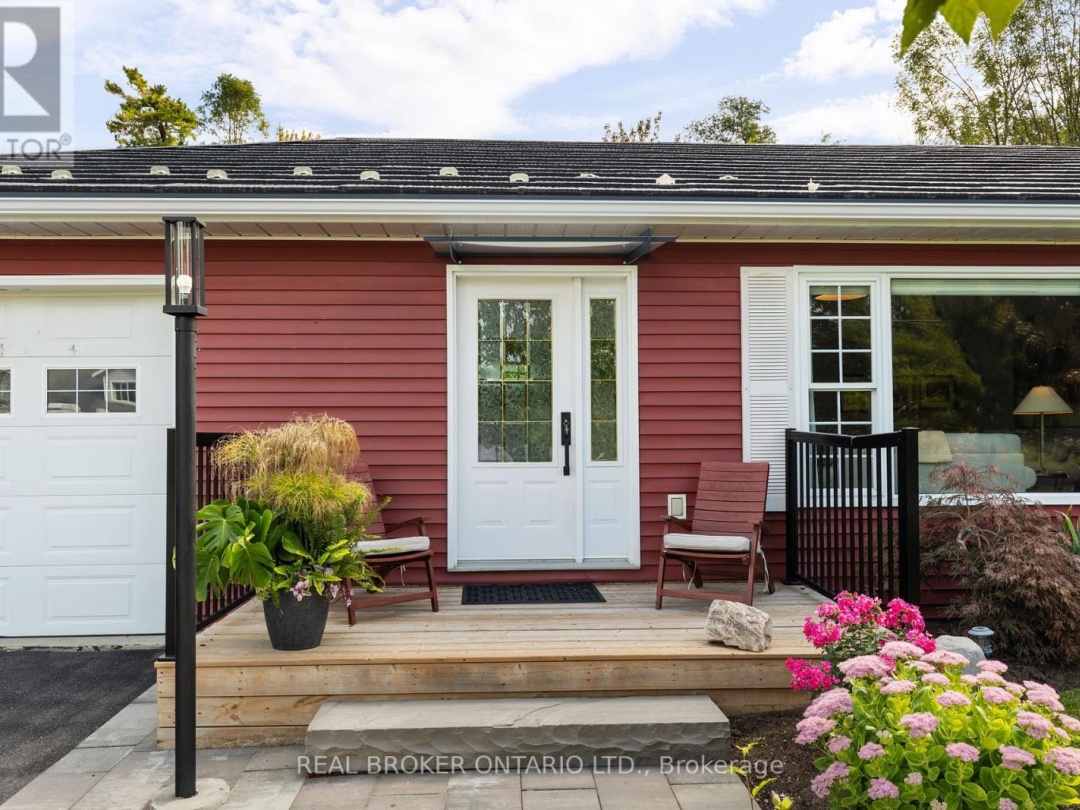 3803 LEO CRESCENT, 