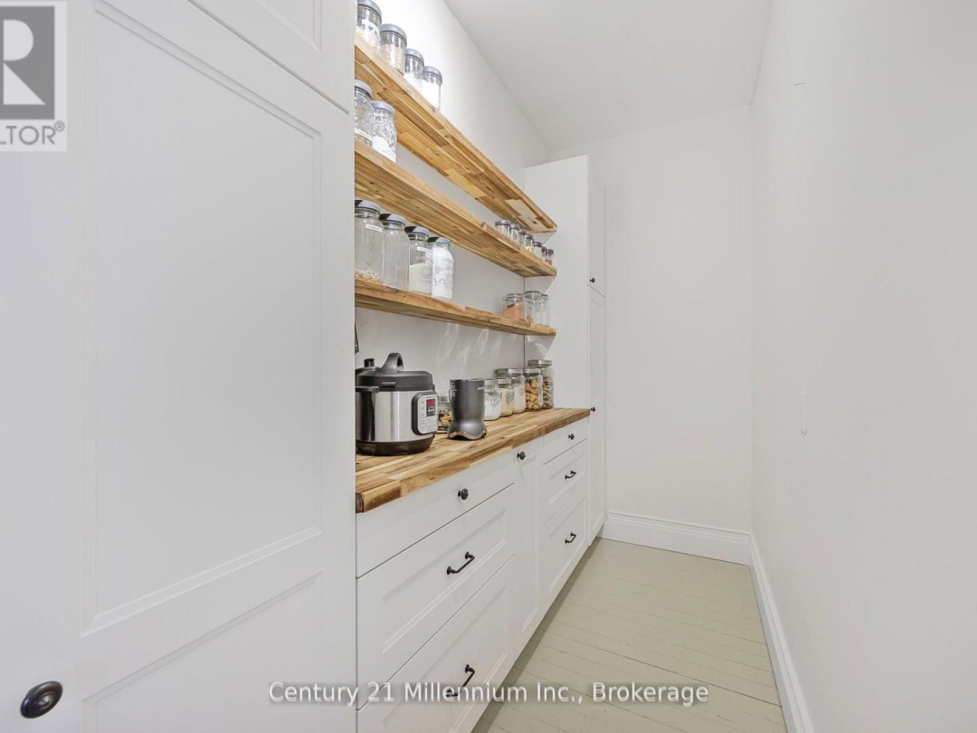 100 MATCHEDASH STREET N, 