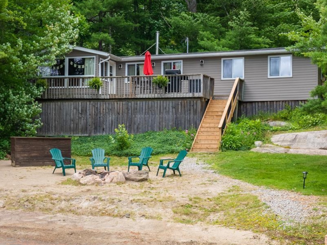 1040 KAHSHE LAKE, 