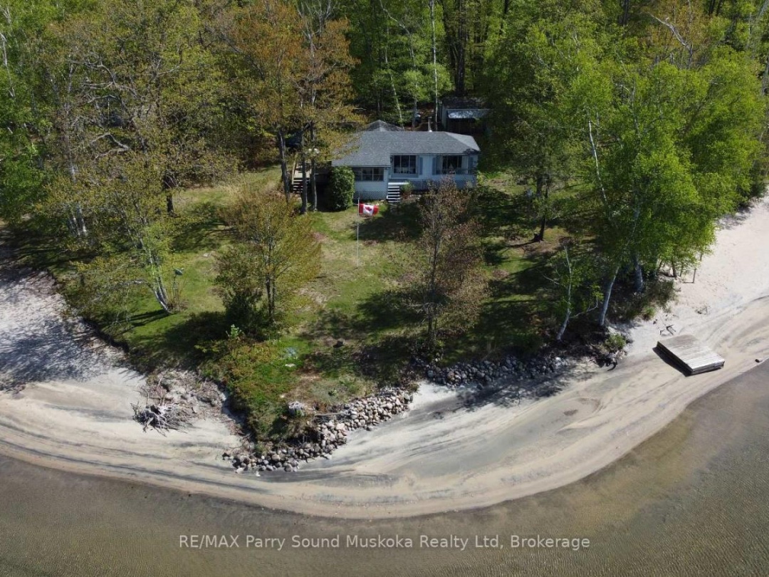 586 Rose Island Drive, Georgian Bay