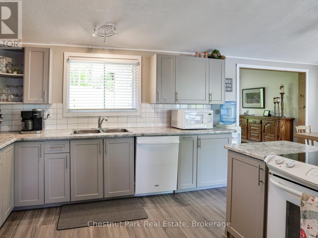 4558 Riverview Drive, Sparrow Lake